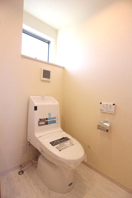 トイレ　温水洗浄便座完備！