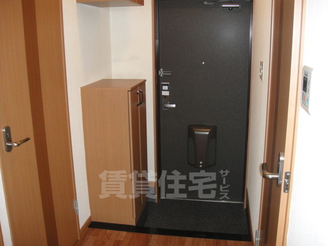 玄関　玄関(人感センサーライト)