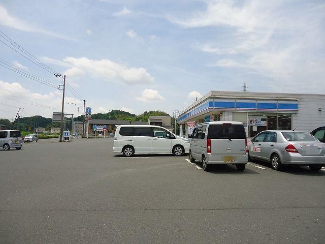 コンビニ　ローソン君津郡店（コンビニ）まで661m
