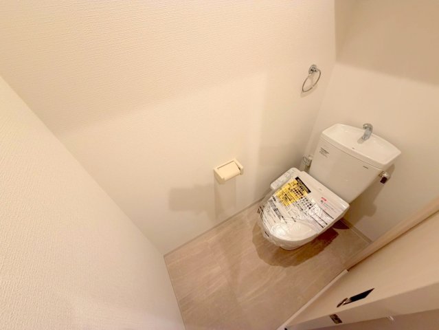 トイレ　綺麗なトイレにはウォシュレット標準装備です。