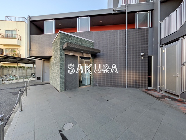 エントランス　管理の行き届いたエントランスです♪