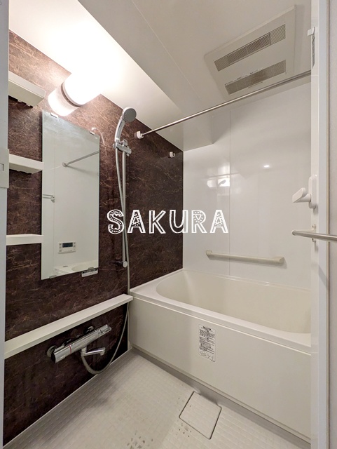 バス・シャワールーム　ご家族や長時間入浴に便利な追い炊き機能付きです♪