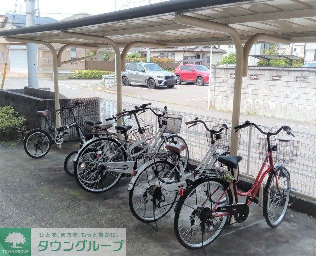 その他共有部分　屋根付き駐輪場完備