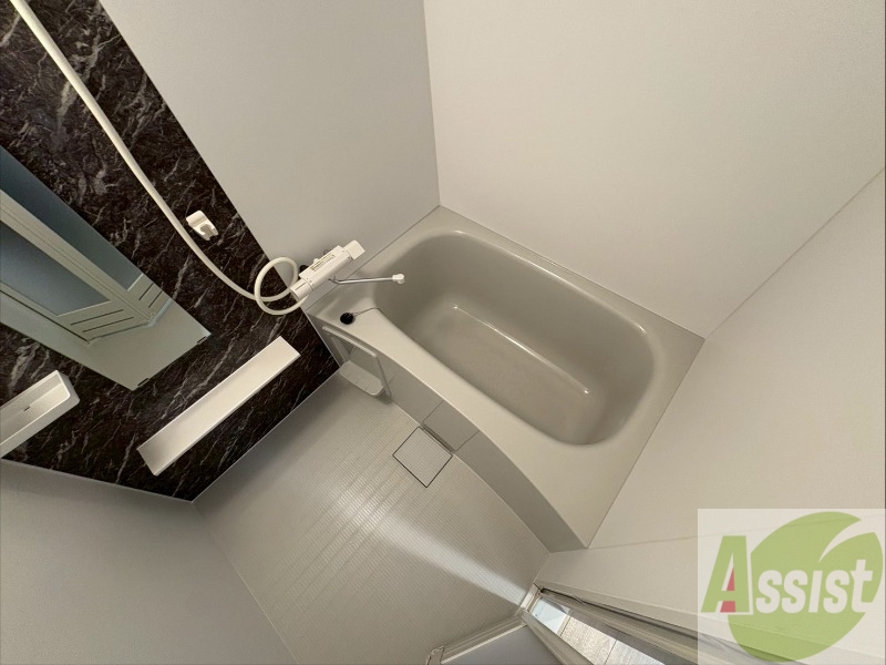 バス・シャワールーム　お風呂になります。一日の疲れを癒してくださいね。