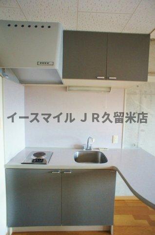 キッチン　コンパクトなキッチンで掃除もラクラク