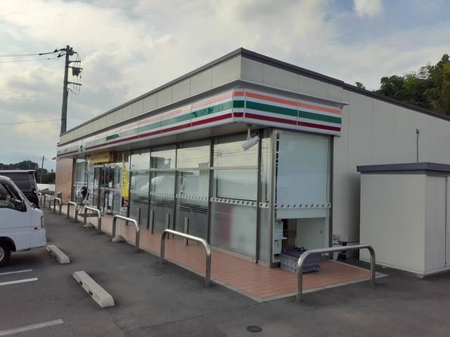 コンビニ　セブンイレブン前橋冨士見田島店（コンビニ）まで1100m