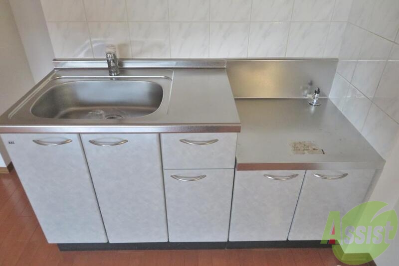 キッチン　キッチンはシンク、料理スペースも充実です。