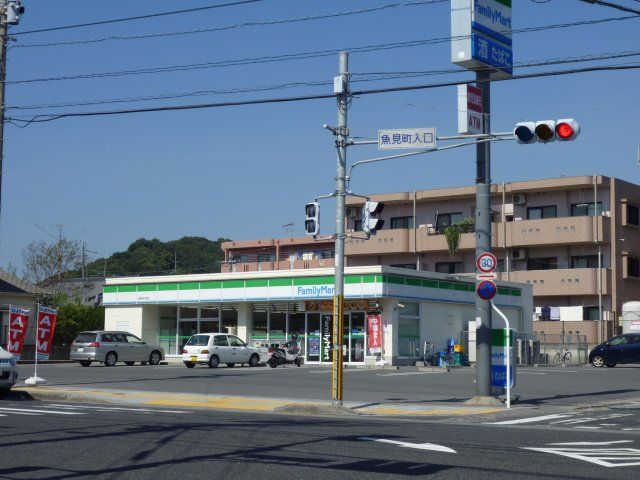 コンビニ　ファミリーマート（コンビニ）まで380m