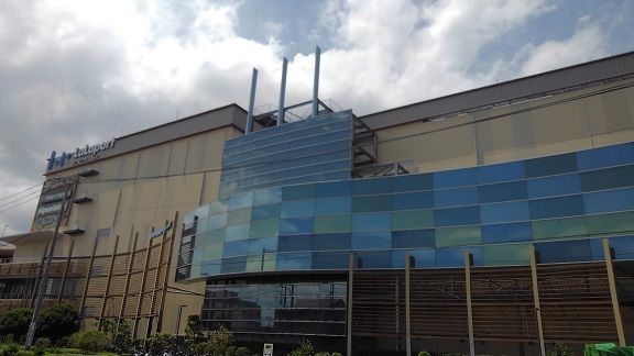 ショッピングセンター　ららぽーと横浜（ショッピングセンター）まで450m
