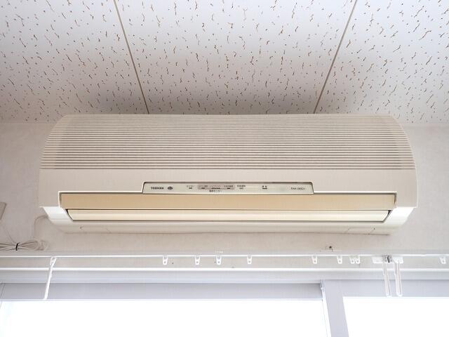 その他　リビングにエアコン完備