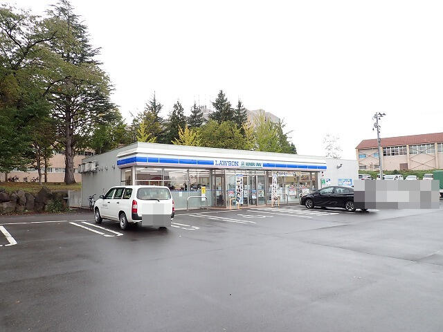 コンビニ　ローソン　青森大学店（コンビニ）まで700m