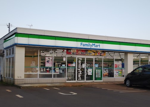 コンビニ　ファミリーマート長岡上岩井店（コンビニ）まで545m