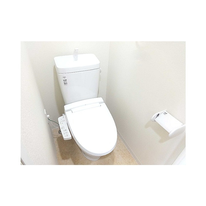 トイレ　温水便座は設備です。