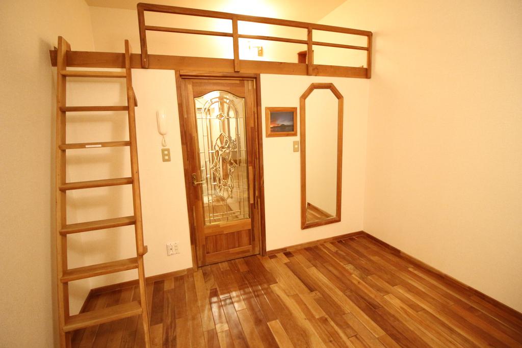 収納　ロフト下部ウォークインクローゼット＆姿見鏡