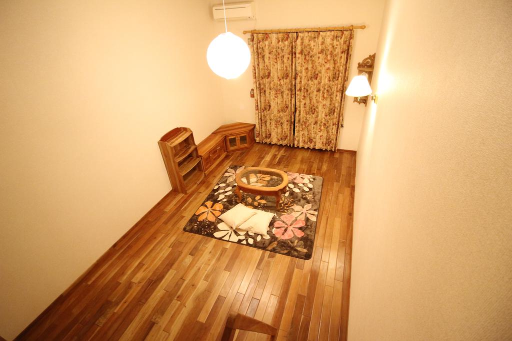 その他部屋・スペース　ロフト上部から洋室・エアコン＆照明器具付き