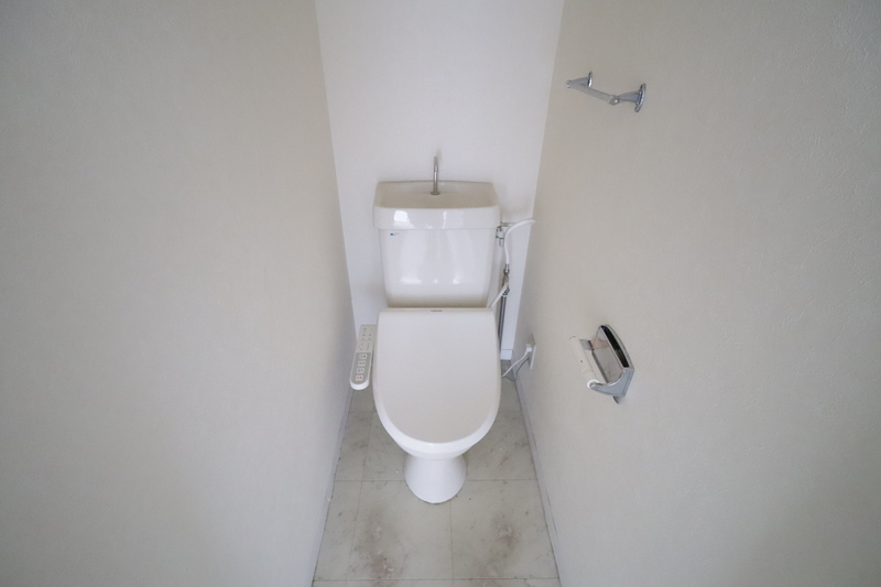 トイレ　※別号室参考写真