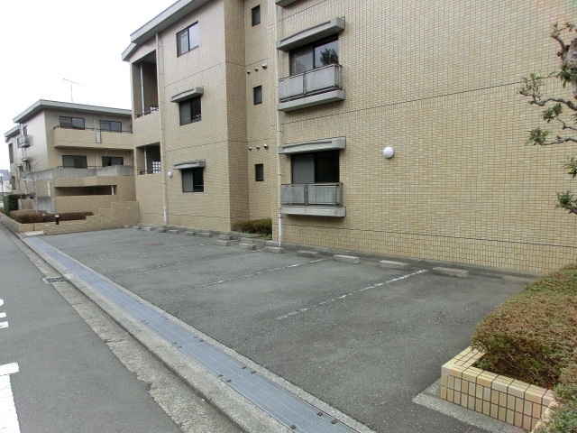 駐車場　ガーデンテラス永田台　駐車場