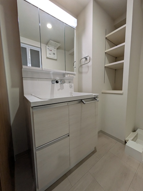 洗面設備　４０６号の建築中の写真となります。