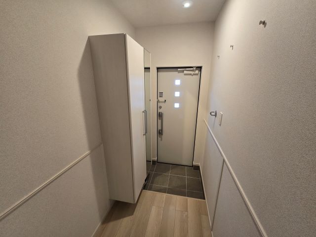 玄関　建築中のため同タイプ物件写真を掲載しております