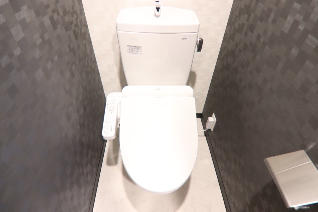 トイレ　※別室の参考写真の為、現況優先です。