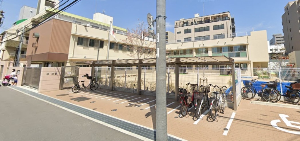 幼稚園・保育園　吹田市立認定こども園吹田南幼稚園（幼稚園・保育園）まで426m