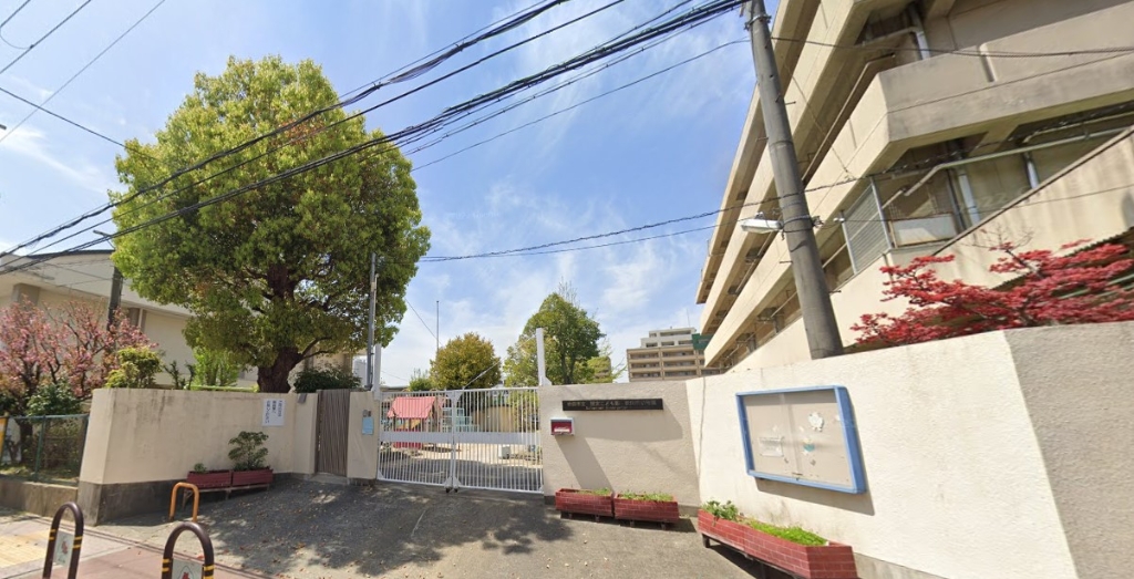 小学校　吹田市立吹田南小学校（小学校）まで444m