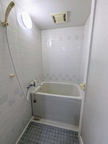 バス・シャワールーム　綺麗な浴室