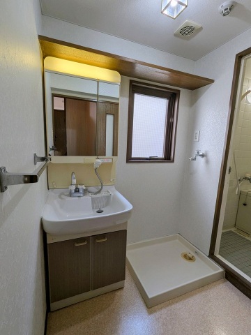 洗面設備　洗面台と洗濯機置き場