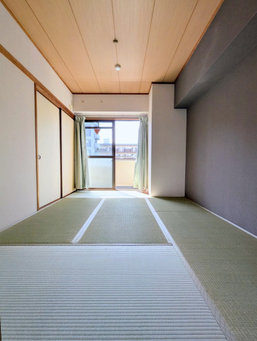 その他部屋・スペース　2面採光の明るい和室