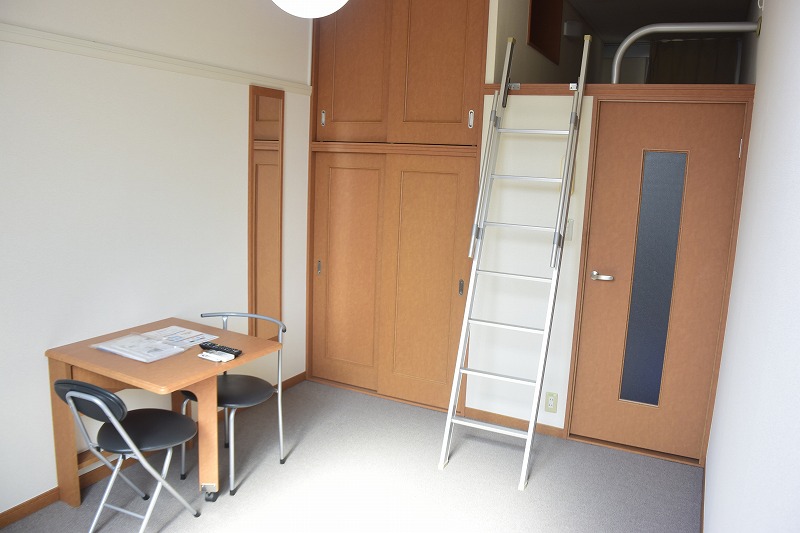 居室・リビング　2Ｆは絨毯です!!