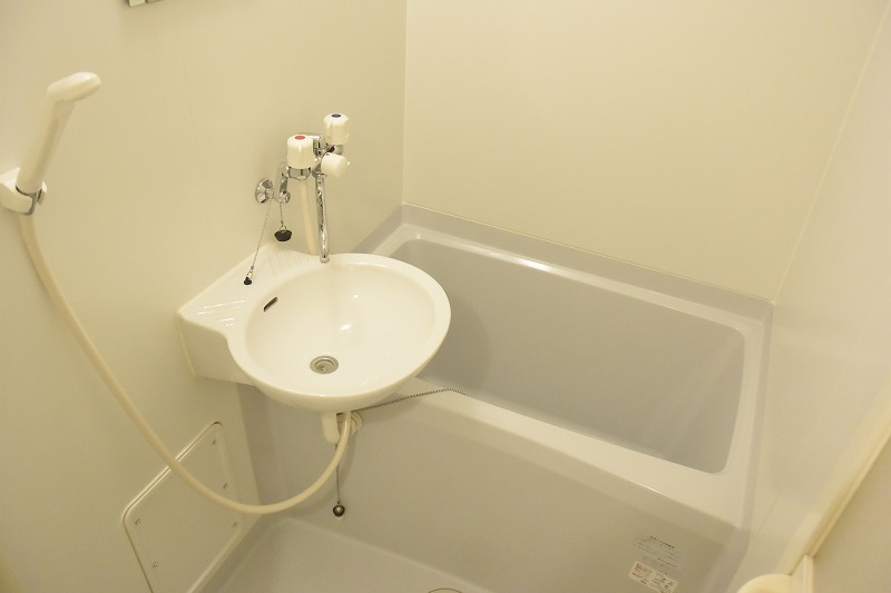 バス・シャワールーム　一日の疲れを癒せます♪