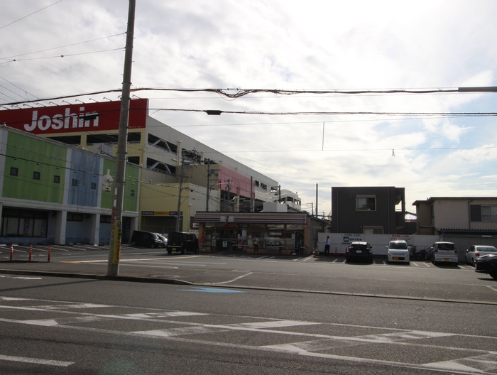 コンビニ　セブンイレブン（コンビニ）まで350m