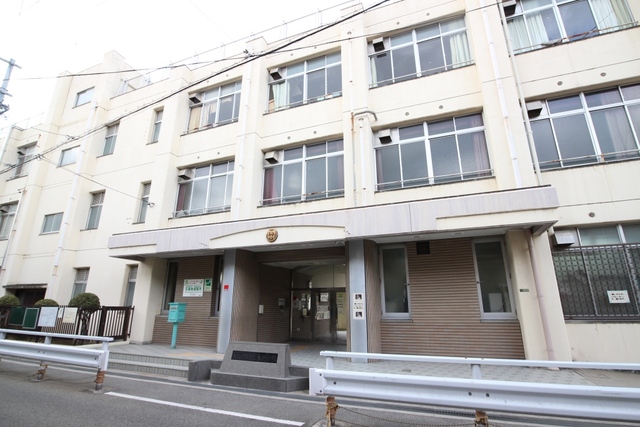 小学校　大阪市立泉尾東小学校（小学校）まで300m