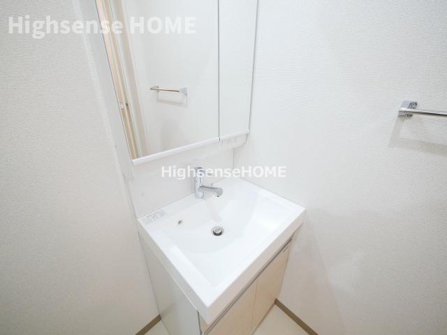 洗面設備　コンパクトで使いやすい洗面所