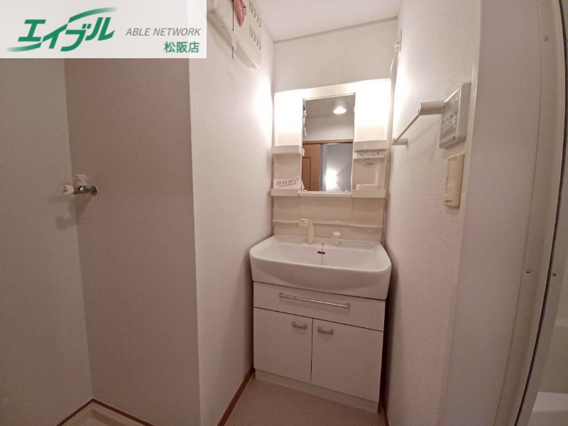 洗面設備　同物件別部屋写真反転タイプ