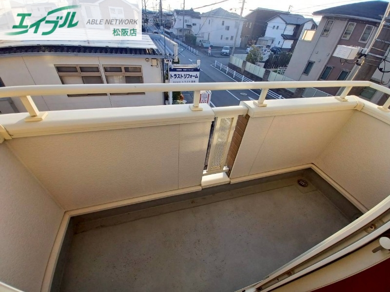 バルコニー　同物件別部屋写真反転タイプ