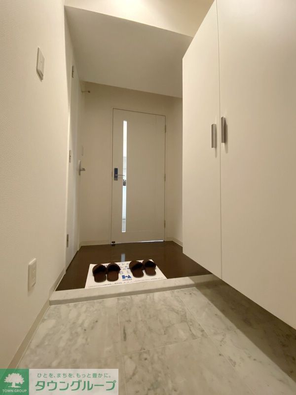 玄関　リビング/居室