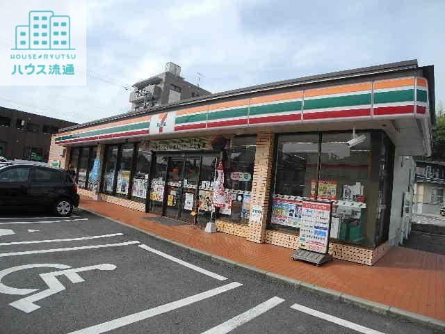 コンビニ　セブンイレブン長与まなび野店（コンビニ）まで430m