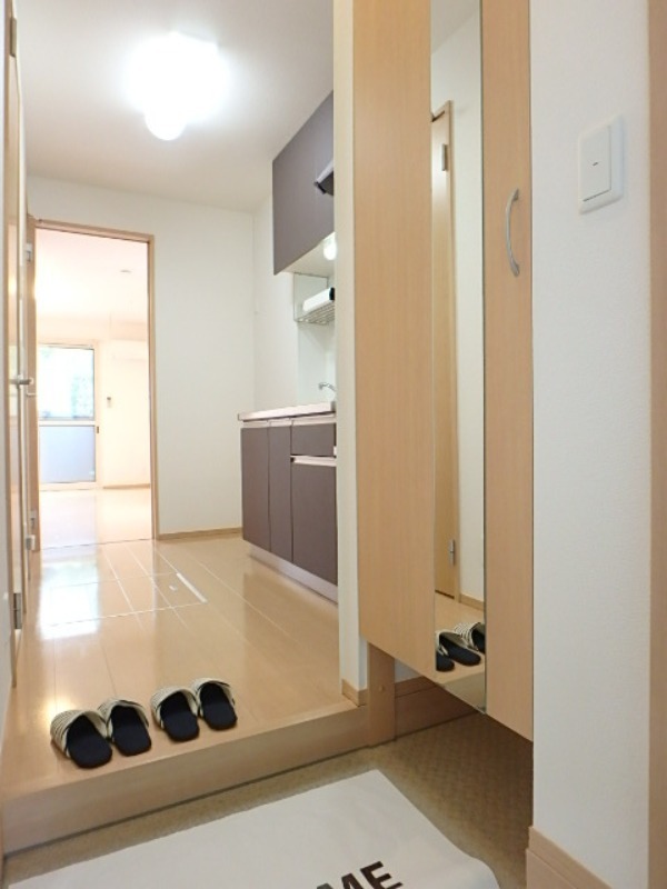 玄関　図面と現状に相違がある場合には現状を優先