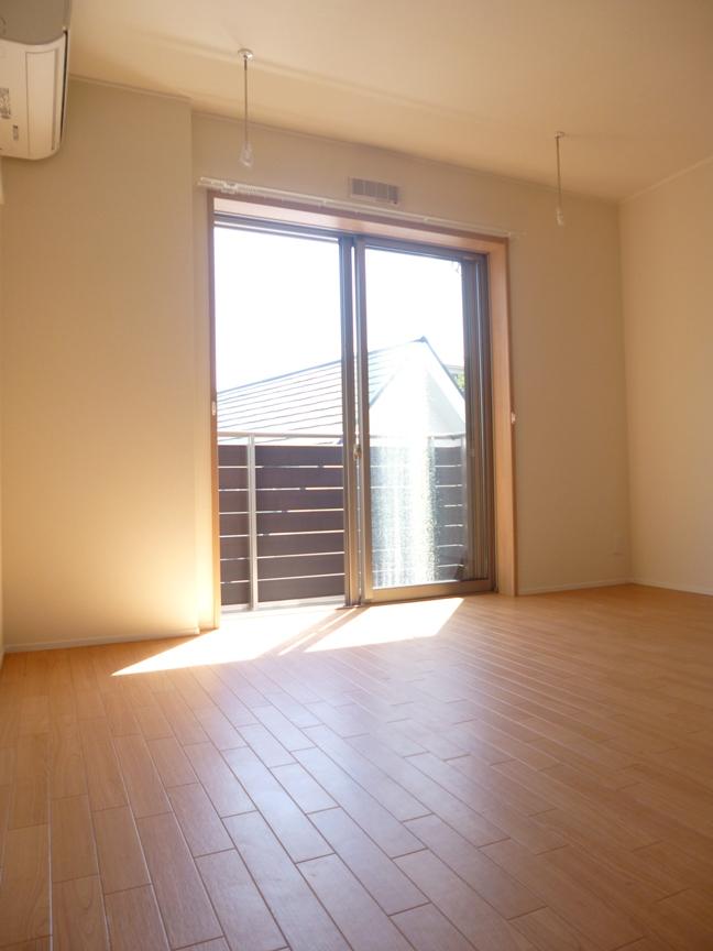 居室・リビング　開放感のあるゆったりとしたお部屋です♪