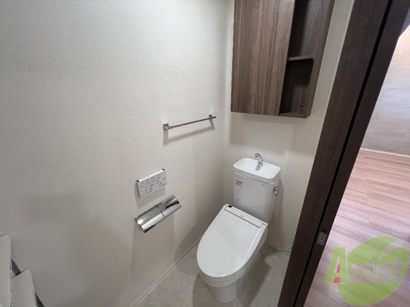 トイレ　温水洗浄暖房便座になっております。ウォシュレット機能付き★