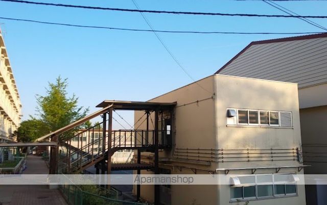 小学校　横浜市立吉原小学校（小学校）まで607m