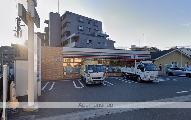 コンビニ　セブン－イレブン横浜日野５丁目店（コンビニ）まで611m