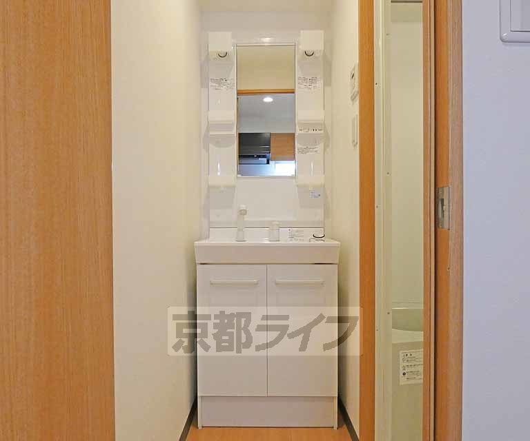 洗面設備　独立洗面台です。