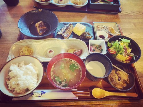 飲食店　旬菜と地酒 はなぶさ（飲食店）まで7952m