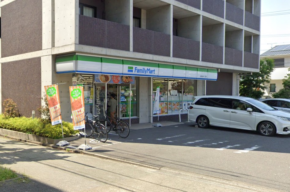 コンビニ　ファミリーマート 岩塚本通一丁目店（コンビニ）まで122m