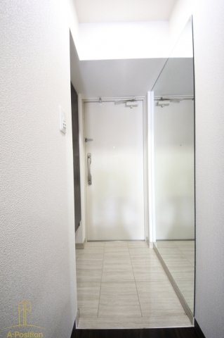 玄関　W.O.B.UMEDA（ウォブウメダ）