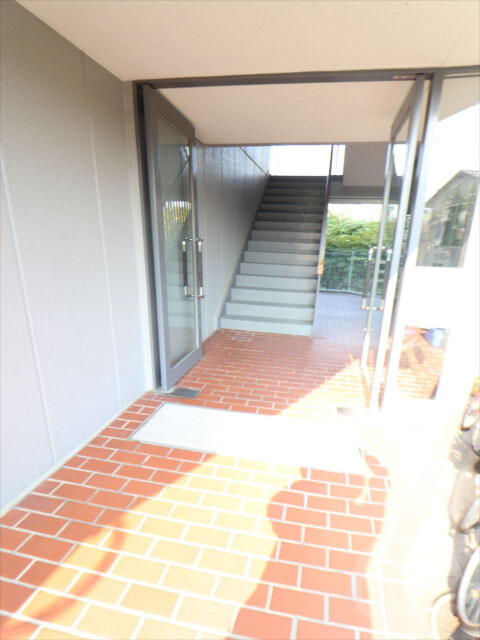 エントランス　明るいエントランス