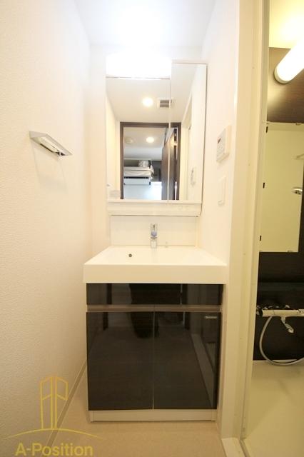 洗面設備　エステムコート梅田北IIゼニス