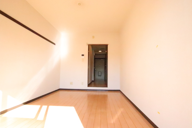 居室・リビング　６．８帖の洋室♪